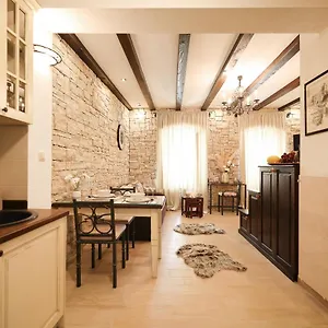Luxury Center Angels Rm Apartment
